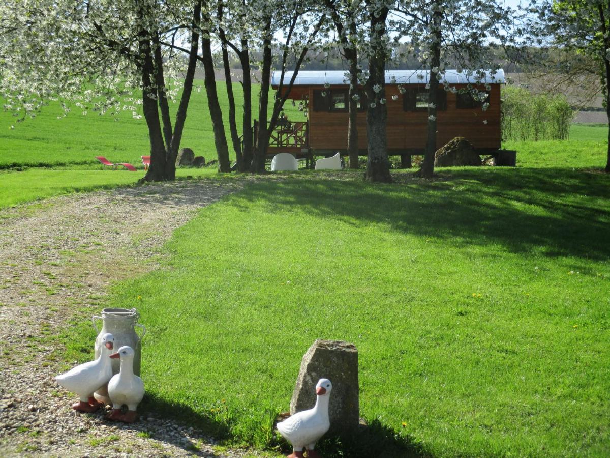 Roulotte Panoramique Du Moulin Bed & Breakfast Chatillon-sur-Marne Exterior photo