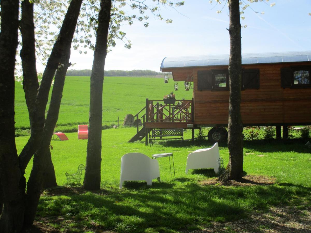 Roulotte Panoramique Du Moulin Bed & Breakfast Chatillon-sur-Marne Exterior photo